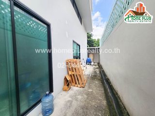 出售 5 卧室 商业空间 在 Phra Khanong, 曼谷