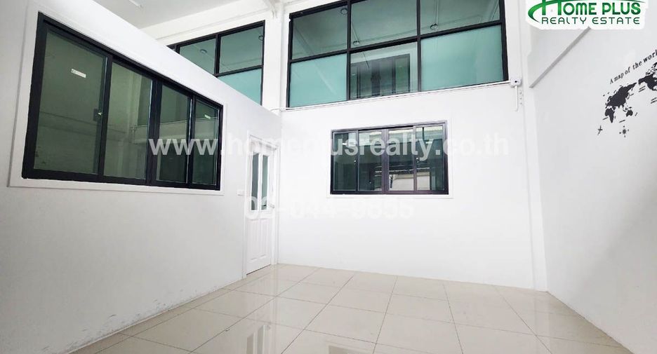 For sale 5 bedrooms retail Space in Phra Khanong, Bangkok