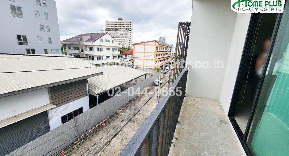 For sale 5 bedrooms retail Space in Phra Khanong, Bangkok