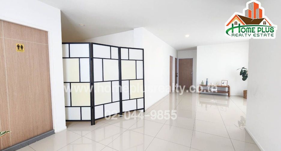 For sale 5 bedrooms retail Space in Phra Khanong, Bangkok