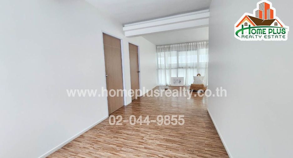 For sale 5 bedrooms retail Space in Phra Khanong, Bangkok