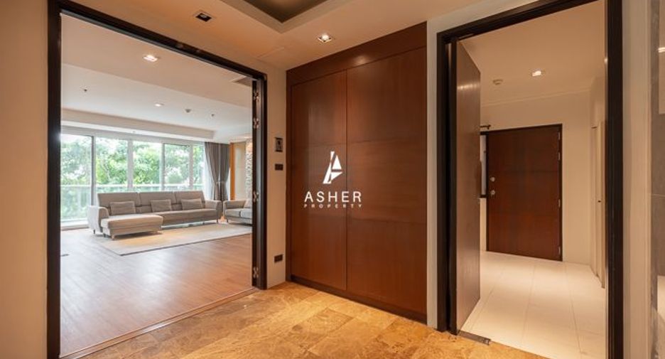 For rent 4 bedrooms condo in Khlong Toei, Bangkok
