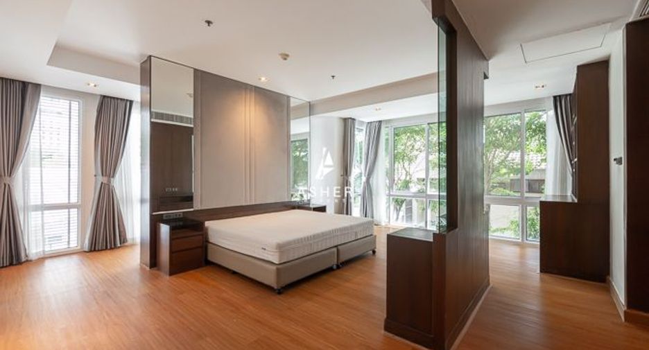 For rent 4 bedrooms condo in Khlong Toei, Bangkok