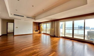 For rent 3 bedrooms condo in Yan Nawa, Bangkok