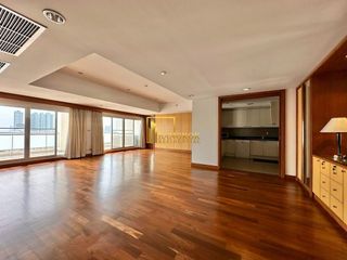 For rent 3 bedrooms condo in Yan Nawa, Bangkok
