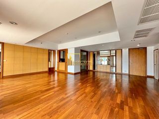 For rent 3 bedrooms condo in Yan Nawa, Bangkok