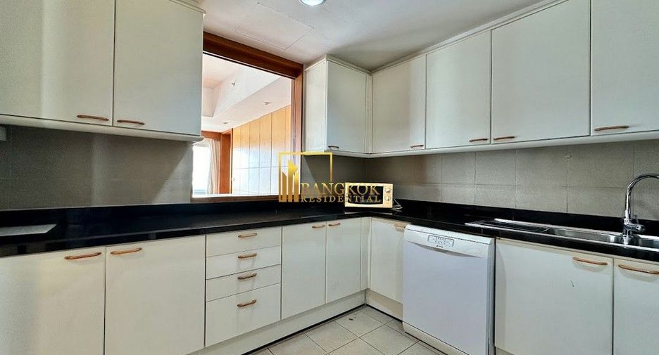 For rent 3 bedrooms condo in Yan Nawa, Bangkok