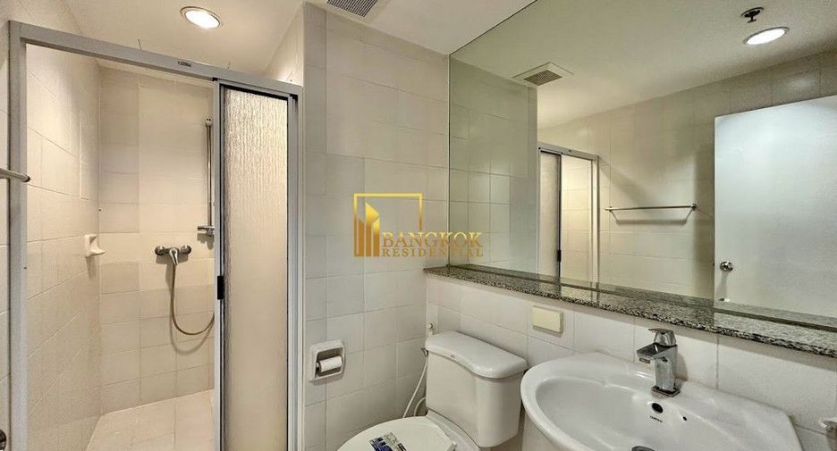 For rent 3 bedrooms condo in Yan Nawa, Bangkok