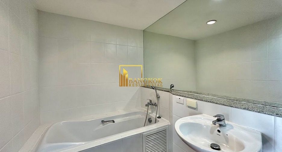 For rent 3 bedrooms condo in Yan Nawa, Bangkok