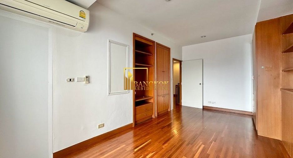 For rent 3 bedrooms condo in Yan Nawa, Bangkok