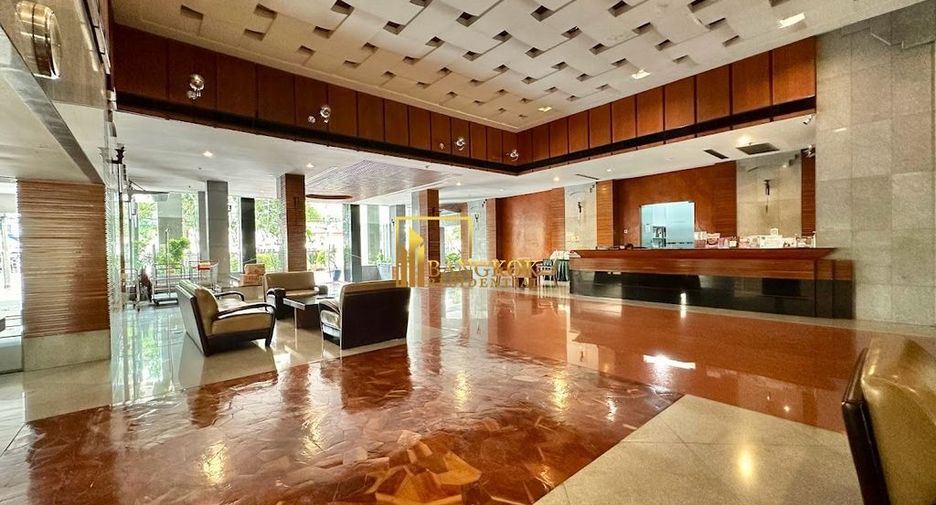 For rent 3 bedrooms condo in Yan Nawa, Bangkok