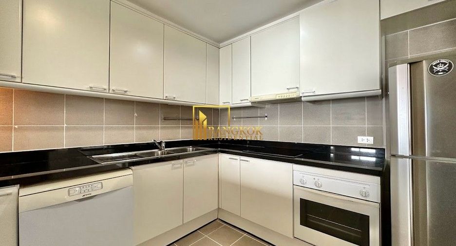 For rent 3 bedrooms condo in Yan Nawa, Bangkok