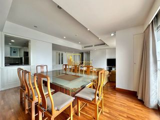 For rent 3 bedrooms condo in Yan Nawa, Bangkok