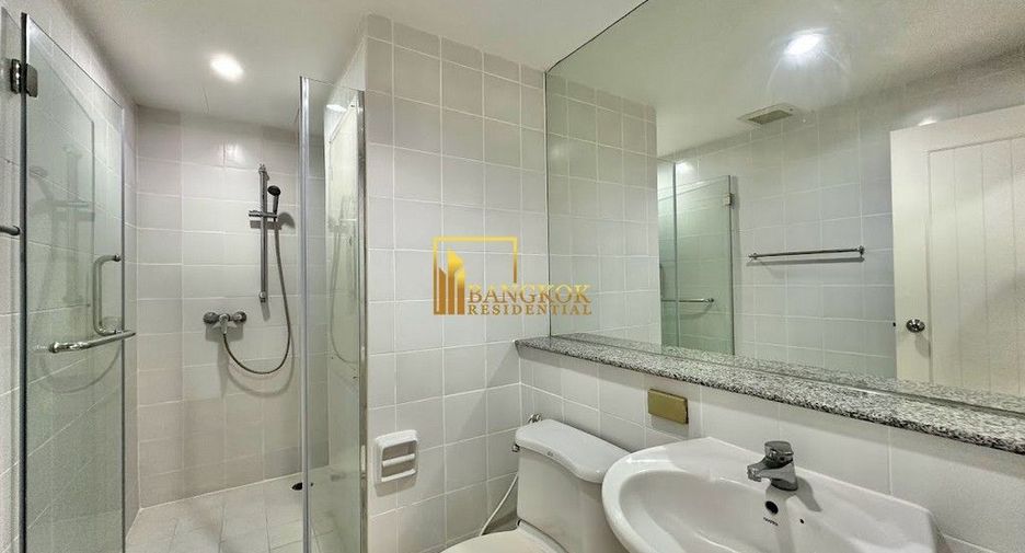 For rent 3 bedrooms condo in Yan Nawa, Bangkok