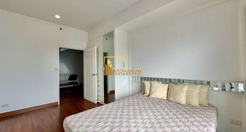 For rent 3 bedrooms condo in Yan Nawa, Bangkok