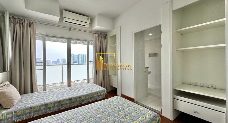 For rent 3 bedrooms condo in Yan Nawa, Bangkok