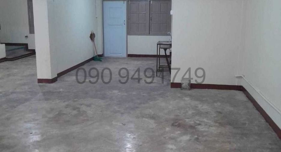 For rent 4 bedrooms retail Space in Thawi Watthana, Bangkok