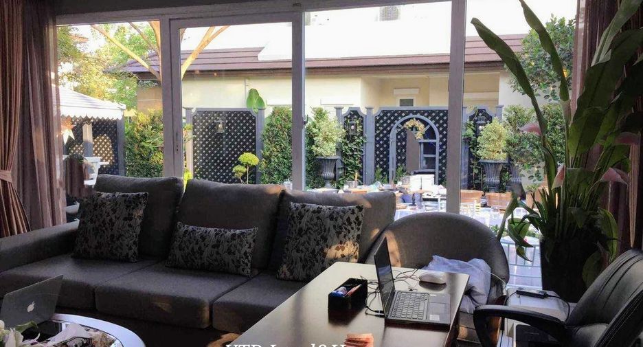 For sale 4 bedrooms house in Chom Thong, Bangkok