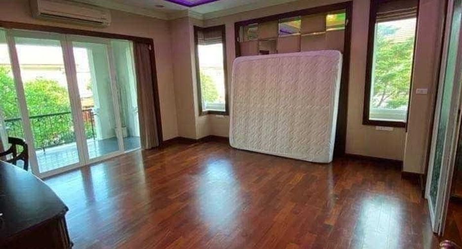 For sale 4 bedrooms house in Chom Thong, Bangkok