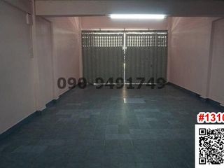 For rent 34 bedrooms retail Space in Bangkok Noi, Bangkok