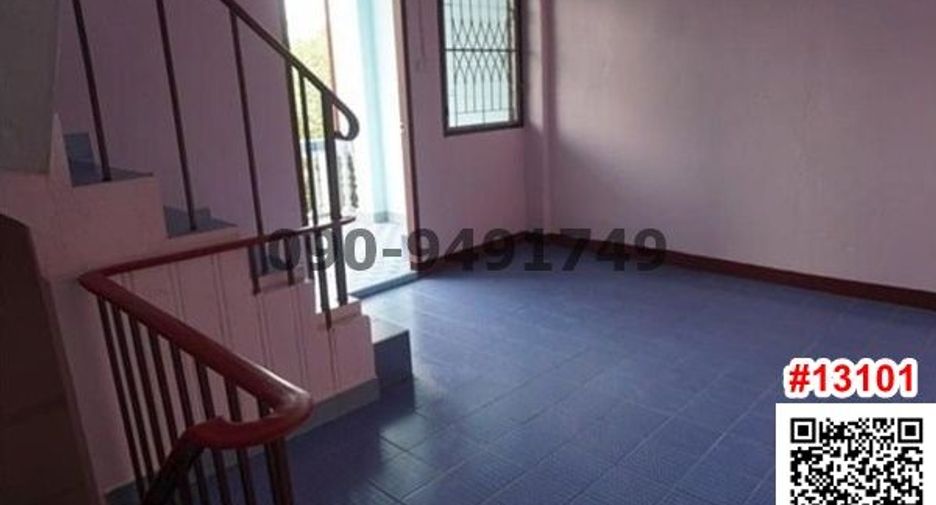 For rent 34 bedrooms retail Space in Bangkok Noi, Bangkok