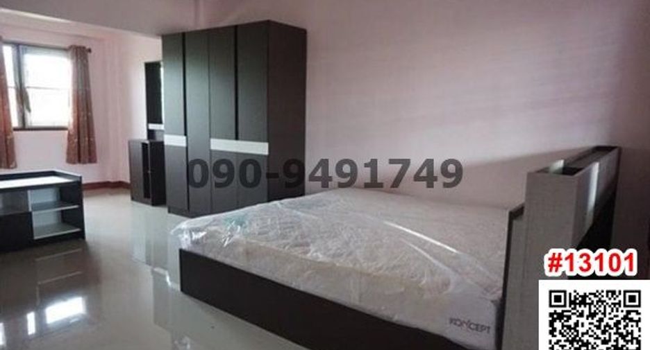 For rent 34 bedrooms retail Space in Bangkok Noi, Bangkok