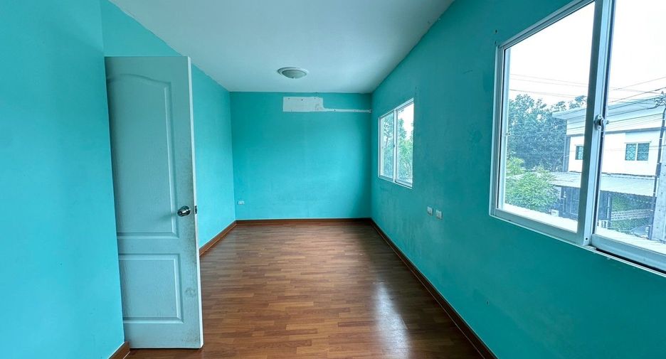 For sale studio townhouse in Phra Samut Chedi, Samut Prakan