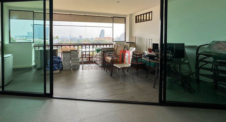 For sale studio condo in Bang Lamung, Chonburi