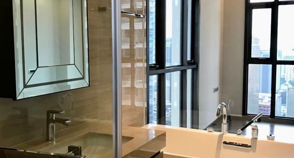 Condo en alquiler de 2 habitaciones en Khlong Toei, Bangkok