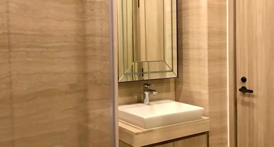 Condo en alquiler de 2 habitaciones en Khlong Toei, Bangkok