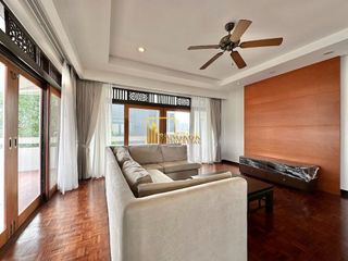 For rent 4 bedrooms condo in Sathon, Bangkok