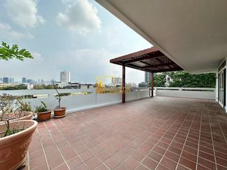 For rent 4 bedrooms condo in Sathon, Bangkok