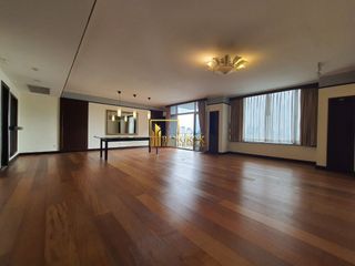 Condo en alquiler de 3 habitaciones en Pathum Wan, Bangkok
