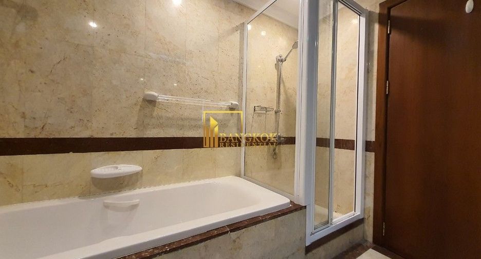 Condo en alquiler de 3 habitaciones en Pathum Wan, Bangkok