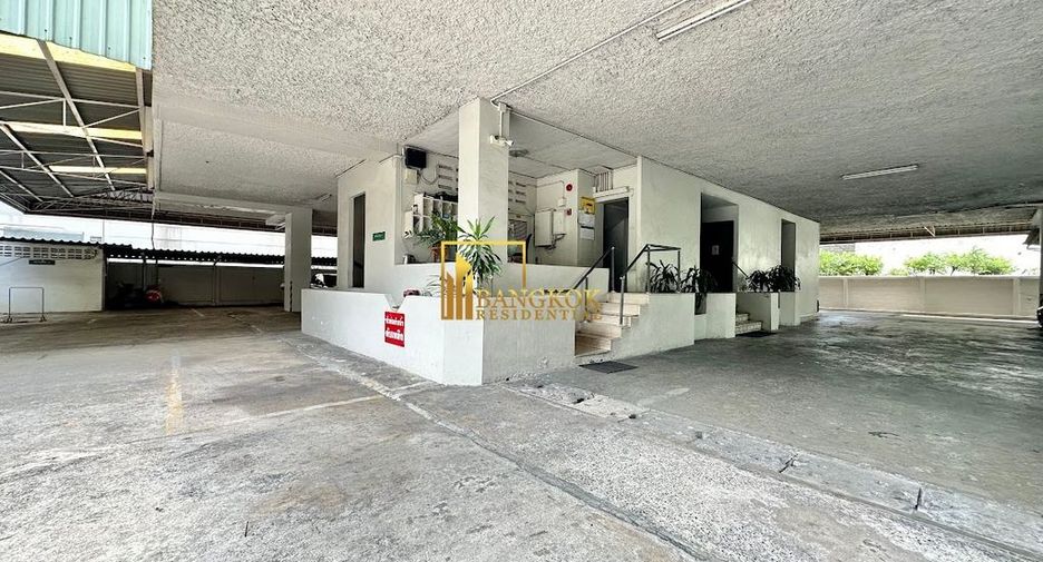 Condo en alquiler de 3 habitaciones en Sathon, Bangkok