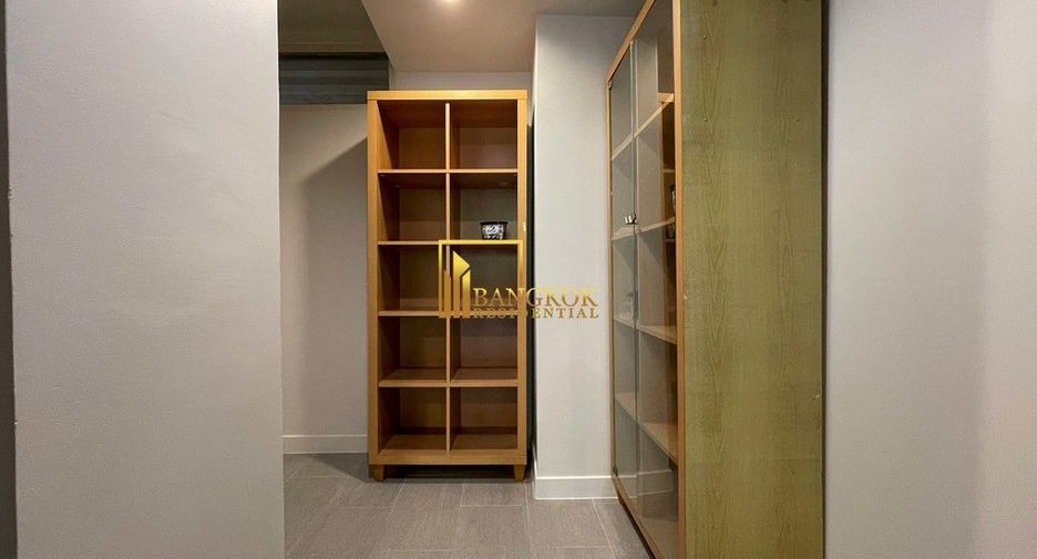 For rent 2 bedrooms apartment in Watthana, Bangkok