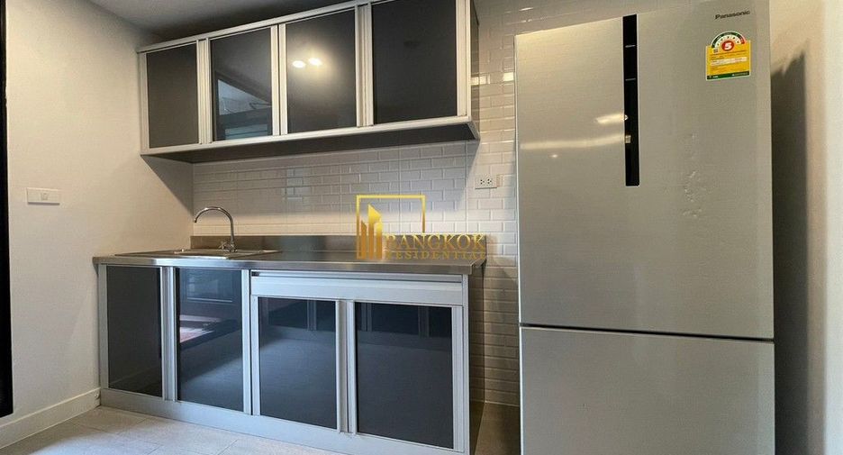For rent 2 bedrooms apartment in Watthana, Bangkok