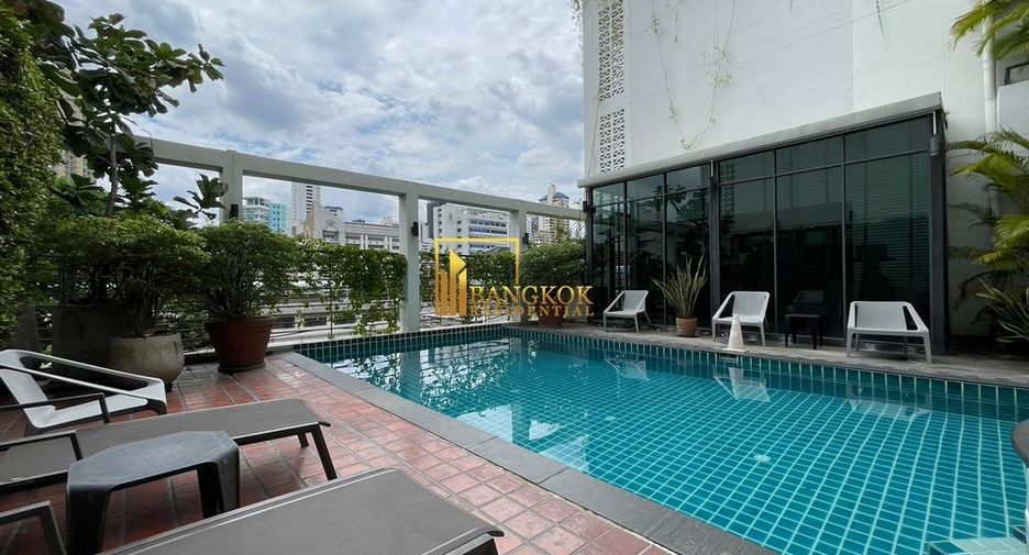 For rent 2 bedrooms apartment in Watthana, Bangkok