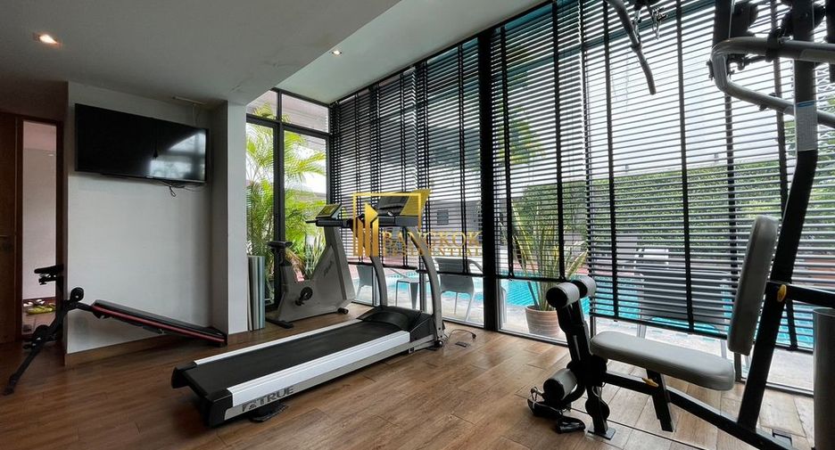 For rent 2 bedrooms apartment in Watthana, Bangkok