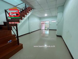 For sale 2 bedrooms townhouse in Lat Lum Kaeo, Pathum Thani