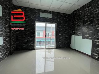For sale 2 bedrooms townhouse in Lat Lum Kaeo, Pathum Thani