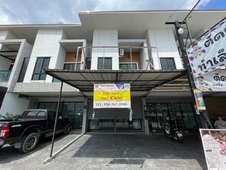 Gewerbefläche zum Kauf mit 2 Zimmer in Si Racha, Chonburi