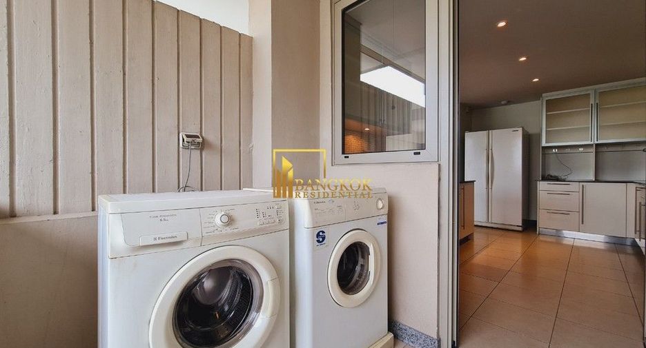 For rent 3 bedrooms apartment in Pathum Wan, Bangkok