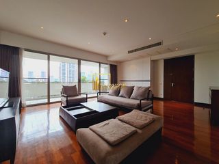 For rent 3 bedrooms apartment in Pathum Wan, Bangkok