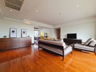 For rent 3 bedrooms apartment in Pathum Wan, Bangkok