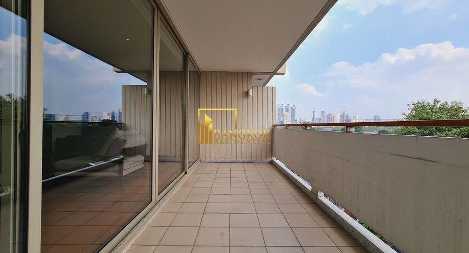For rent 3 bedrooms apartment in Pathum Wan, Bangkok