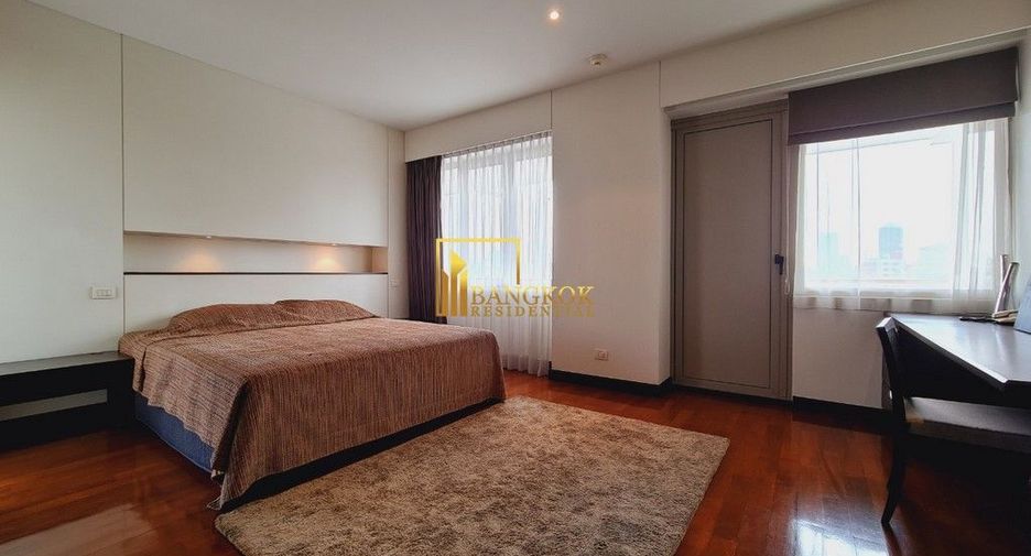 For rent 3 bedrooms apartment in Pathum Wan, Bangkok