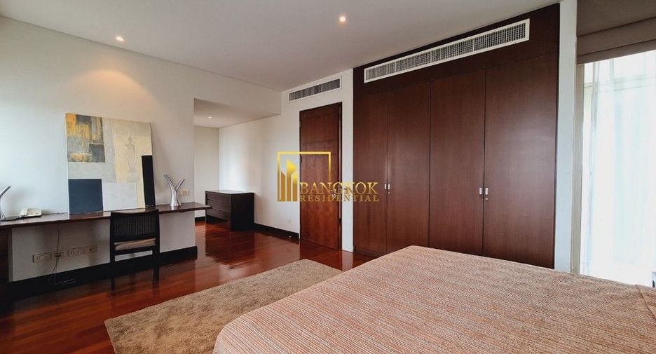 For rent 3 bedrooms apartment in Pathum Wan, Bangkok