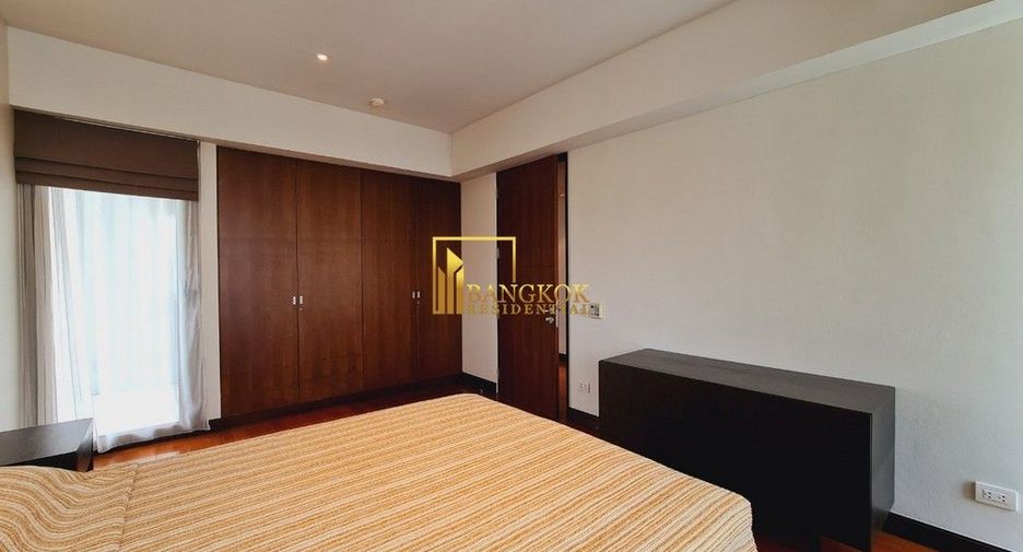 For rent 3 bedrooms apartment in Pathum Wan, Bangkok