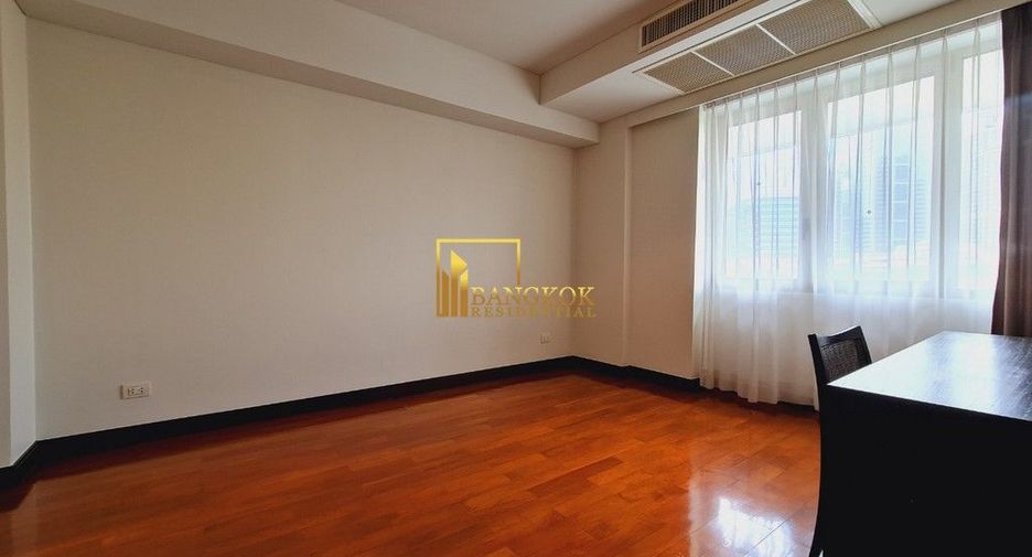For rent 3 bedrooms apartment in Pathum Wan, Bangkok